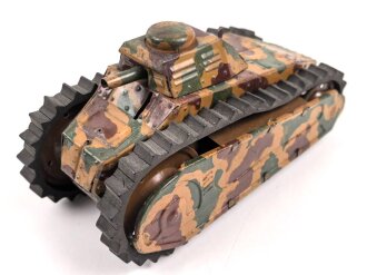 Panzer in Tarnfarbe. Blechspielzeug vermutlich der Firma Tippco. Uhrwerk läuft, die Gummiketten zum Teil geklebt. Ohne Schlüssel