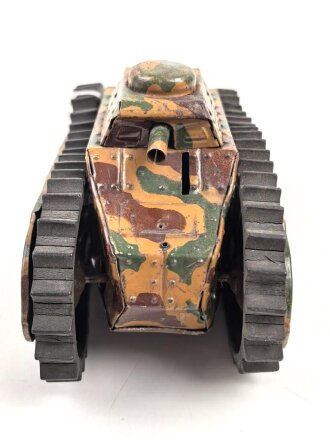 Panzer in Tarnfarbe. Blechspielzeug vermutlich der Firma Tippco. Uhrwerk läuft, die Gummiketten zum Teil geklebt. Ohne Schlüssel