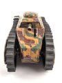 Panzer in Tarnfarbe. Blechspielzeug vermutlich der Firma Tippco. Uhrwerk läuft, die Gummiketten zum Teil geklebt. Ohne Schlüssel