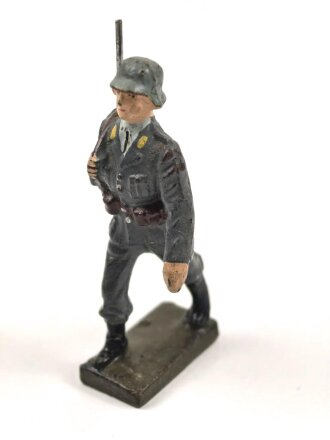 Angehöriger der Luftwaffe marschierend, Massefigur...