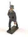 Angehöriger der Luftwaffe marschierend, Massefigur der Firma Lineol. Guter Zustand