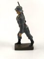 Angehöriger der Luftwaffe marschierend, Massefigur der Firma Lineol. Guter Zustand