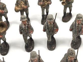 1. Weltkrieg, 23 feldgraue Massefiguren aus der 10cm Serie der Firma Elastolin. Alle original bemalt, jeweils ungereinigt