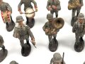 1. Weltkrieg, 23 feldgraue Massefiguren aus der 10cm Serie der Firma Elastolin. Alle original bemalt, jeweils ungereinigt