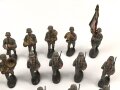 1. Weltkrieg, 23 feldgraue Massefiguren aus der 10cm Serie der Firma Elastolin. Alle original bemalt, jeweils ungereinigt