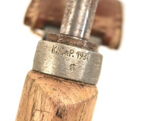 Abspuler für z.B. Kabeltrommel für leichtes Feldkabel oder Trommel Fernbesprechgerät bf (Fbg. bf) der Wehrmacht. Ungereinigtes Stück datiert 1936