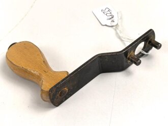 Kurbel zum Kabeltrommelabspuler fürs Koppel der Wehrmacht. Guter Zustand, datiert 1937