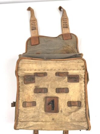 Nachrichtentornister " 1 " Wehrmacht. Gebraucht, das Fell fehlt vollständig, mit Inneneinteilung, datiert 1934