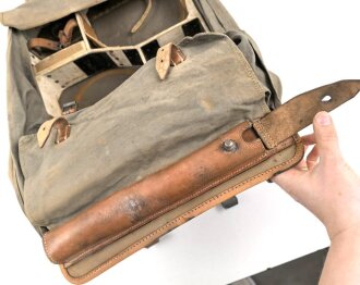 Nachrichtentornister " 1 " Wehrmacht. Gebraucht, das Fell fehlt vollständig, mit Inneneinteilung, datiert 1934