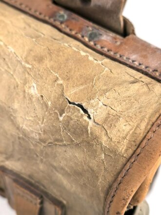 Nachrichtentornister " 1 " Wehrmacht. Gebraucht, das Fell fehlt vollständig, mit Inneneinteilung, datiert 1934