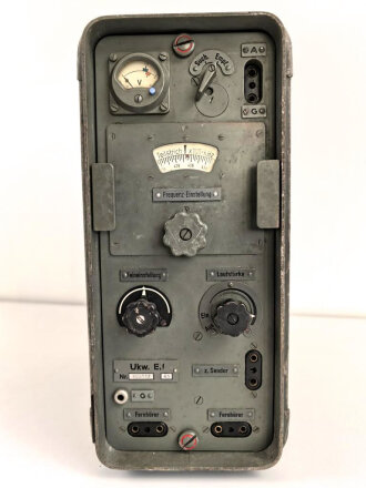 Tornisterfunkgerät " Ukw.E.f" datiert 1941. Originallack, ungereinigtes Stück, Funktion nicht geprüft