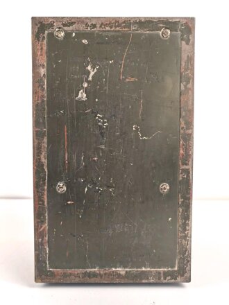 Wechselstromzähler "J6" Wehrmacht, datiert 1937. Guter Zustand, mit Verbindungskabel, im Transportkasten federnd gelagert. Ungereinigt, Funktion nicht geprüft