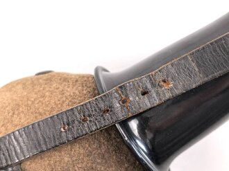 Feldflasche Wehrmacht AWG35, das Leder zum Teil angetrocknet