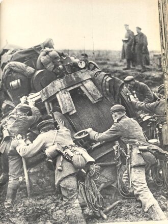 "Eine ganze Welt gegen uns - Eine Geschichte des Weltkrieges in Bildern" datiert 1934, 286 Seiten, DIN A4