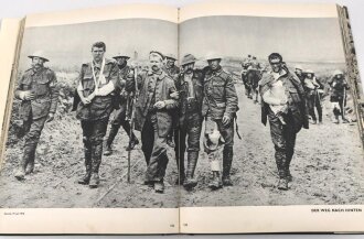 "Eine ganze Welt gegen uns - Eine Geschichte des Weltkrieges in Bildern" datiert 1934, 286 Seiten, DIN A4