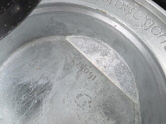 Betriebsuhr, auch Stationsuhr oder Funkraumuhr genannt. Hersteller Kienzle 1944. Gehäuse Originallack, Uhrwerk ist voll aufgezogen, läuft aber nicht.