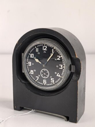Betriebsuhr, auch Stationsuhr oder Funkraumuhr genannt....