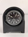 Betriebsuhr, auch Stationsuhr oder Funkraumuhr genannt. Hersteller Kienzle 1944. Gehäuse Originallack, Uhrwerk ist voll aufgezogen, läuft aber nicht.