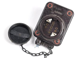 8,8cm Flak, Anschlussdose aus brauner Preßmasse in sehr gutem Zustand, L38018, Hersteller gdr