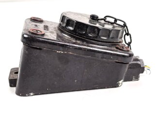 8,8cm Flak, Anschlussdose aus brauner Preßmasse in sehr gutem Zustand, L38018, Hersteller gdr