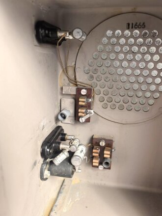 Lautsprechergerät " LSG ( Fu) b " datiert 1940.  Originallack, Funktion nicht geprüft. Verwendet in der Fu 16 Fahrzeug Funkanlage