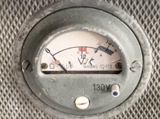 Entstörprüfgerät a Wehrmacht für Kraftfahrzeuge ( Panzerfunk)  mit Prüfempfänger 27,2-33,4 Mhz. Original lackiertes Gehäuse, ungereinigt, der Prüfempfänger nicht auf Funktion getestet. Habe ich noch nie gesehen.