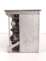 Entstörprüfgerät a Wehrmacht für Kraftfahrzeuge ( Panzerfunk)  mit Prüfempfänger 27,2-33,4 Mhz. Original lackiertes Gehäuse, ungereinigt, der Prüfempfänger nicht auf Funktion getestet. Habe ich noch nie gesehen.