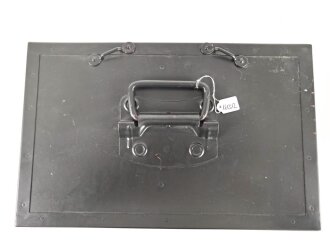 Morse Schreiber Wehrmacht ( M.S. 5 ?) Hersteller Rudolf Hell. Original lackiertes Gerät in sehr gutem Gesamtzustand, Funktion nicht geprüft. das komplette Gehäuse ist ein gelungener,  neuzeitlicher Nachbau