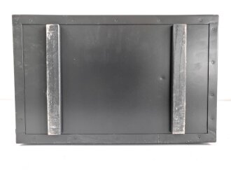 Morse Schreiber Wehrmacht ( M.S. 5 ?) Hersteller Rudolf Hell. Original lackiertes Gerät in sehr gutem Gesamtzustand, Funktion nicht geprüft. das komplette Gehäuse ist ein gelungener,  neuzeitlicher Nachbau