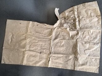 Großbritannien , 1941 dated rain cape, poncho. The...