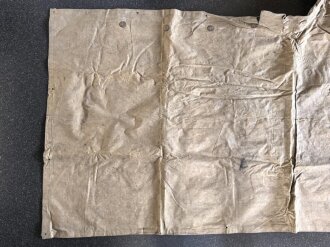 Großbritannien , 1941 dated rain cape, poncho. The...