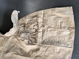Großbritannien , 1941 dated rain cape, poncho. The white stuff is " Talkum" and could simply be removed with water