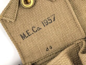 British 1952 dated belt with ammunition pouches, very good condition