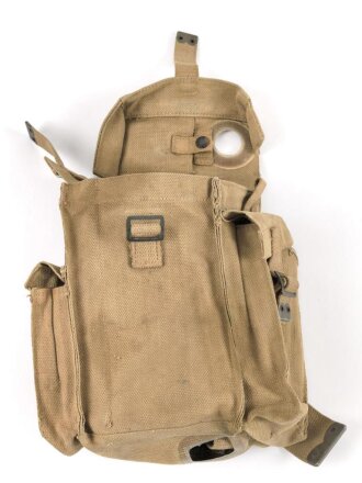 British, web pouch for radio equipment ?, undated