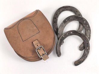 British 1944 dated leather horse shoe pouch