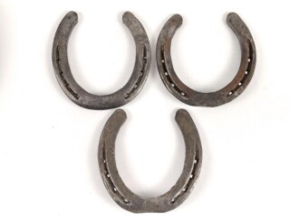 British 1944 dated leather horse shoe pouch