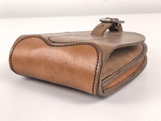British 1944 dated leather horse shoe pouch