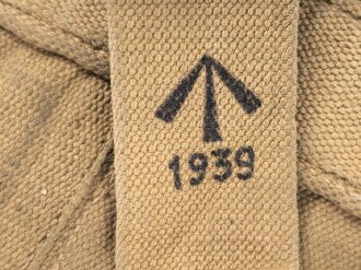 British Pattern 37 ammo pouch set. Most likely Italian after WWII with some original British parts.