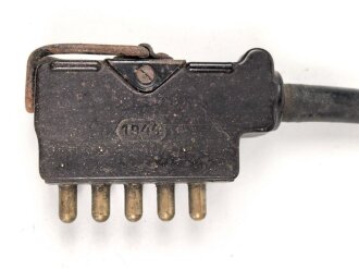 Anschlusskabel zum Brustmikrofon 33 der Wehrmacht ( oder Verlängerungskabel für Feldfernsprecher 33 und Flak Abfrage) . Datiert 1942 / 44, Funktion nicht geprüft
