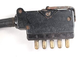 Anschlusskabel zum Brustmikrofon 33 der Wehrmacht ( oder Verlängerungskabel für Feldfernsprecher 33 und Flak Abfrage) . Datiert 1942 / 44, Funktion nicht geprüft