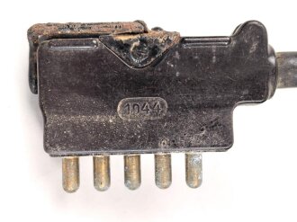 Anschlusskabel zum Brustmikrofon 33 der Wehrmacht ( oder Verlängerungskabel für Feldfernsprecher 33 und Flak Abfrage) . Datiert 1943 / 44, Ungereinigt, Funktion nicht geprüft