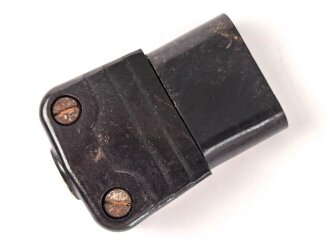 Steckverbindung Wehrmacht aus dunkelbrauner Preßmasse. Max Breite 37mm