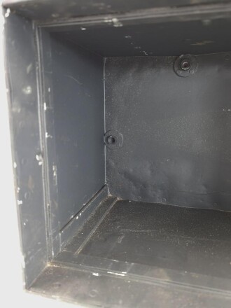 Gehäuse zum Tornister Empfänger Berta ( Torn. E.b ) der Wehrmacht. Unvollständig, überlackiert