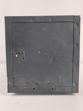 Gehäuse zum Tornister Empfänger Berta ( Torn. E.b ) der Wehrmacht. Unvollständig, überlackiert