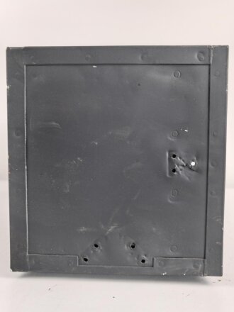 Gehäuse zum Tornister Empfänger Berta ( Torn. E.b ) der Wehrmacht. Unvollständig, überlackiert