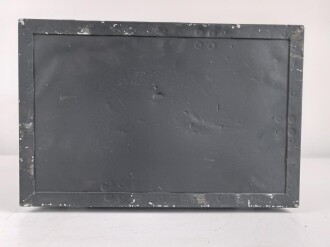 Gehäuse zum Tornister Empfänger Berta ( Torn. E.b ) der Wehrmacht. Unvollständig, überlackiert