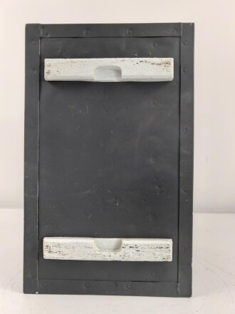 Gehäuse zum Tornister Empfänger Berta ( Torn. E.b ) der Wehrmacht. Unvollständig, überlackiert
