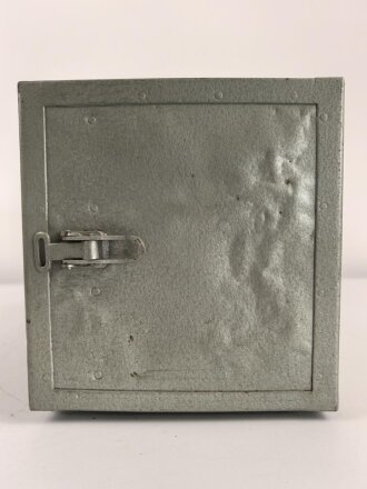 Gehäuse zum Tornister Empfänger Berta ( Torn. E.b ) der Wehrmacht. Unvollständig, überlackiert