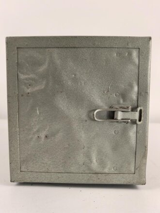 Gehäuse zum Tornister Empfänger Berta ( Torn. E.b ) der Wehrmacht. Unvollständig, überlackiert