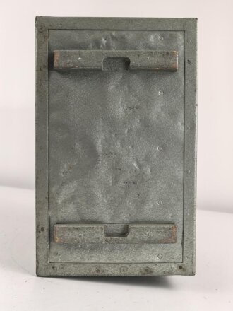 Gehäuse zum Tornister Empfänger Berta ( Torn. E.b ) der Wehrmacht. Unvollständig, überlackiert